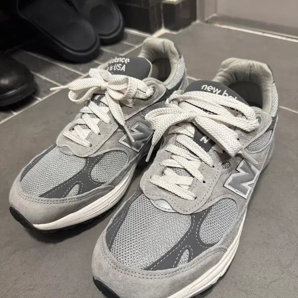 [BUNJANG] New Balance 993 Sneakers / 뉴발란스 993 255 판매합니다.
