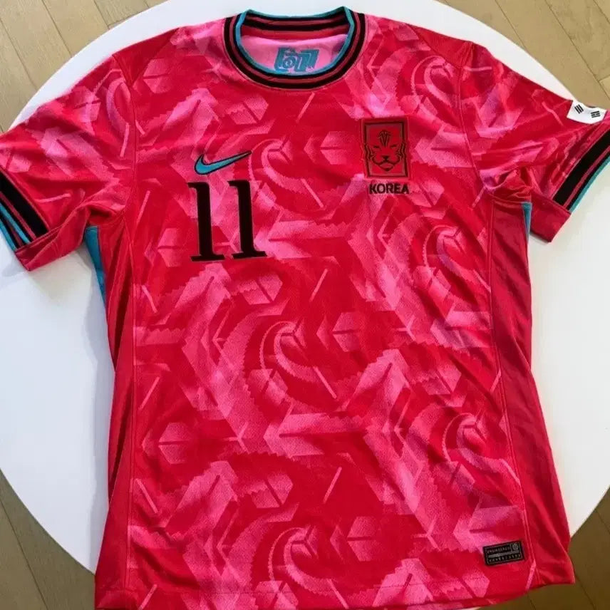 [BUNJANG] South Korea National Football Team 2022 Son Heung-min Jersey L / 국가대표 유니폼 황희찬 마킹 L팝니다.