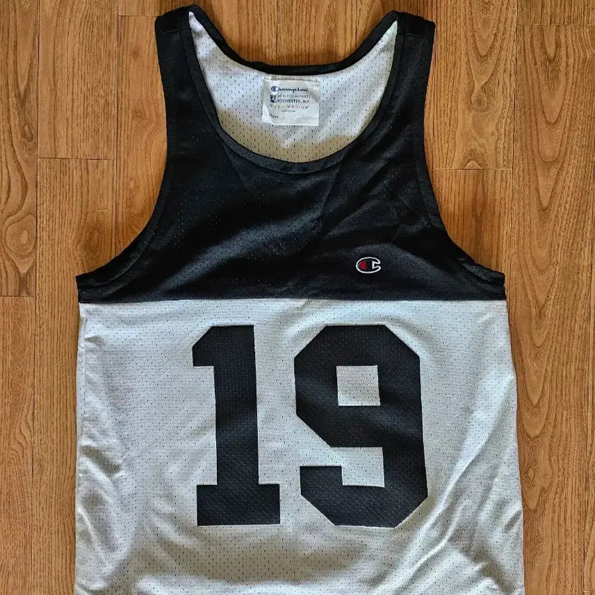 [BUNJANG] Champion x Urban Outfitters Reversible Colorblock Tank Top / 챔피언 x 어반 아웃피터스 리버서블 탱크탑
