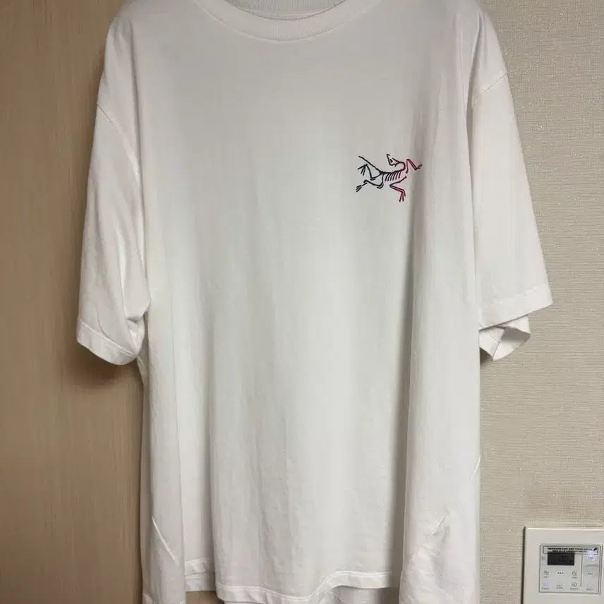 [BUNJANG] Arc'teryx Crag Logo T-Shirt White Multi / 아크테릭스 크래그 시조새 로고 반팔티 화이트 멀티