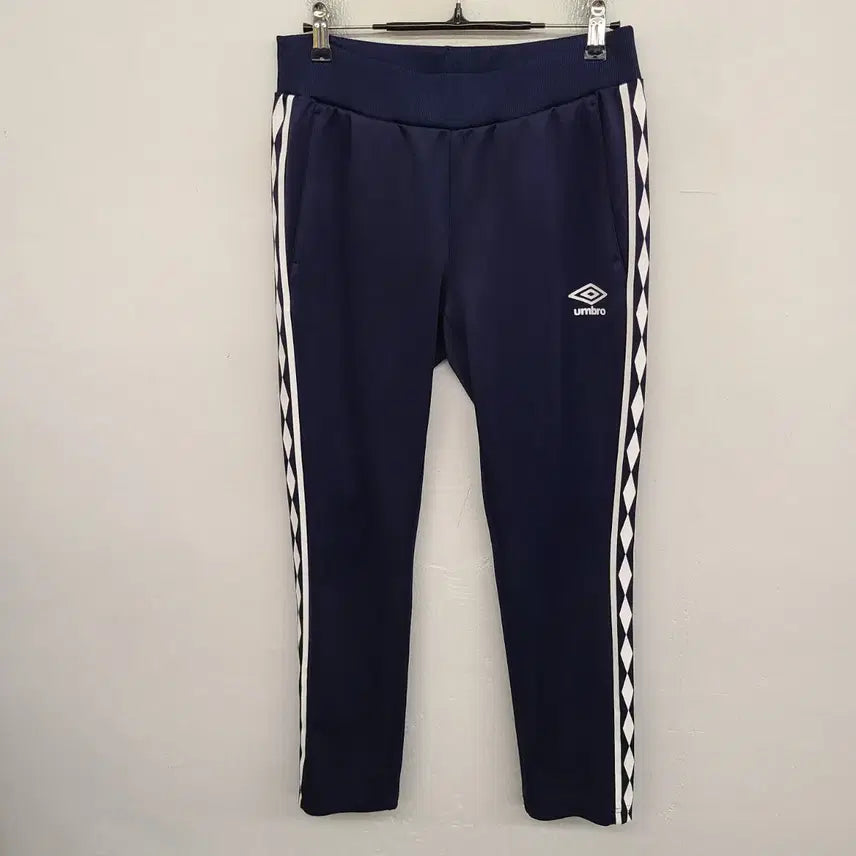 [BUNJANG] Umbro Women's Training Pants (Size 55) / [여성55 size] 엄브로 트레이닝 팬츠