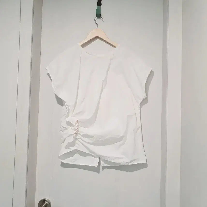 [BUNJANG] BLONDIE White Shirring Blouse / BLONDIE 화이트 셔링 블라우스