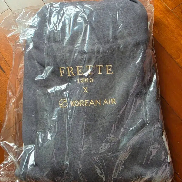 [BUNJANG] Frette x Korean Air First Class Pajama Set L Size / [새것] 프레떼 X 대한항공 일등석 파자마 세트 (GD 공항패션)