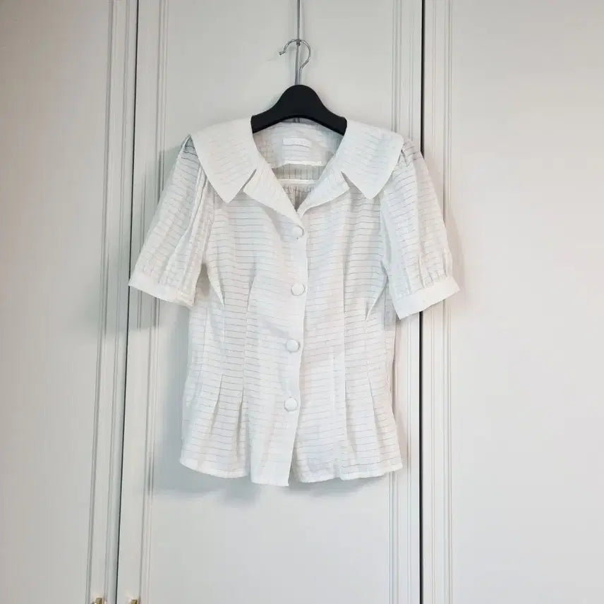 [BUNJANG] Ivory Stripe Sailor Collar Blouse / 아이보리스트라이프 세일러 카라 블라우스