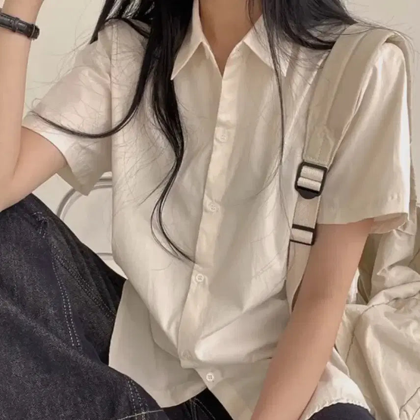 [BUNJANG] Andmore Loose Fit Collar Basic Short Sleeve Shirt Cream / 에이블리 앤드모어 깔끔 루즈핏 카라 기본 반팔셔츠 크림 셔츠 반팔
