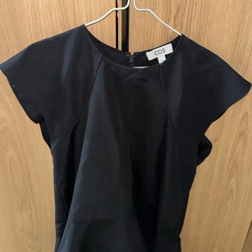 [BUNJANG] COS Black Frill Blouse / Cos 블랙 프릴 블라우스