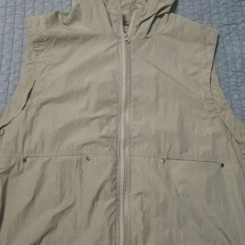 [BUNJANG] Hooded Windbreaker Vest Beige / 바람막이(후드 바람막이 조끼 )