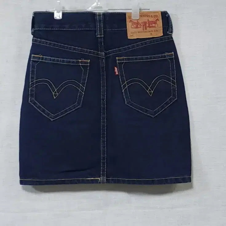 [BUNJANG] Levi's Type 1 Denim Mini Skirt (Size 26-27) / 리바이스 정품 TYPE 1 이효리 데님 미니 스커트 여름 청치마 A라인 치마 26 27