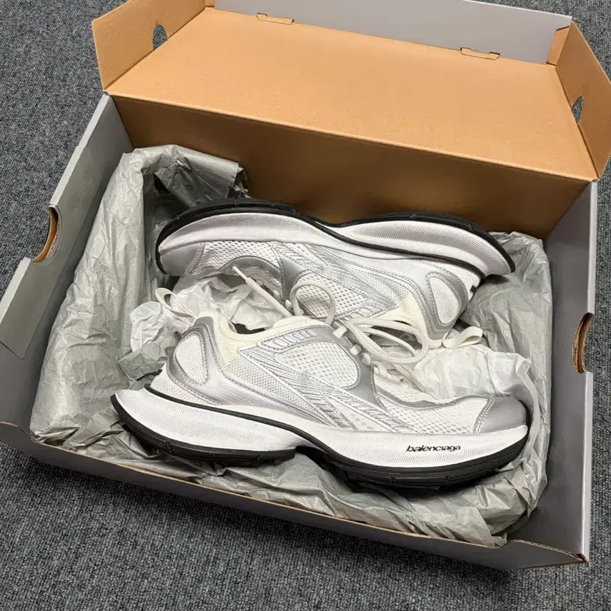 [BUNJANG] Balenciaga Circuit 40 / [40] 발렌시아가 서킷
