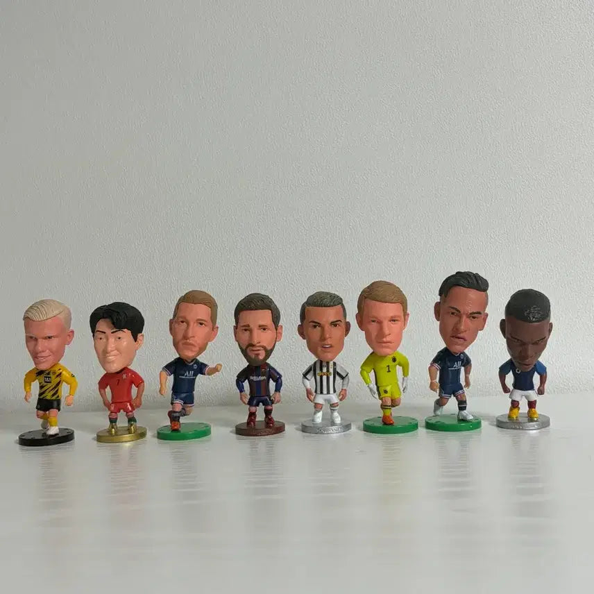 [BUNJANG] 8-Piece Football Player Figure Set Bundle / 축구선수 피규어 8종 일괄