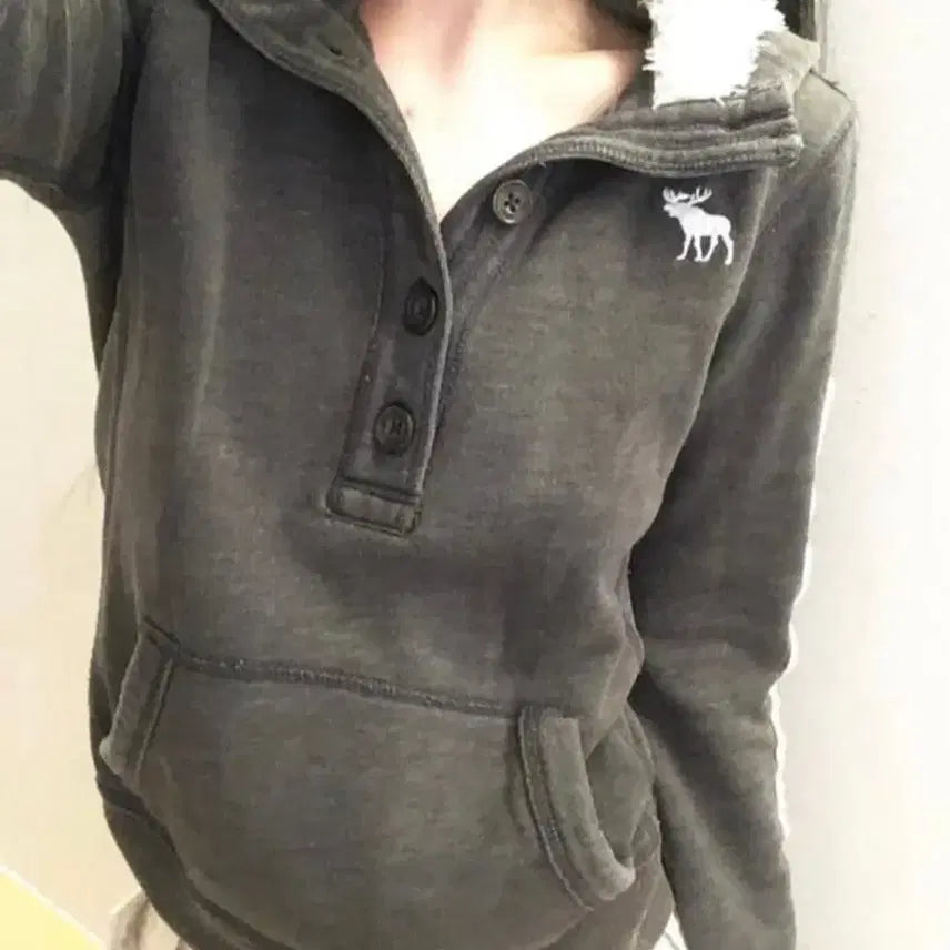 [BUNJANG] Abercrombie & Fitch Henley Neck Hoodie / 유일매물)아베크롬비 헨리넥 후드티