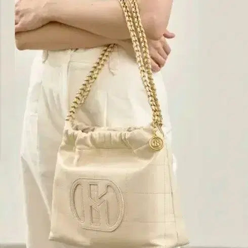 [BUNJANG] Hazzys Quilting Chain Bag Genuine Leather Ivory / 헤지스 퀄팅 체인백
