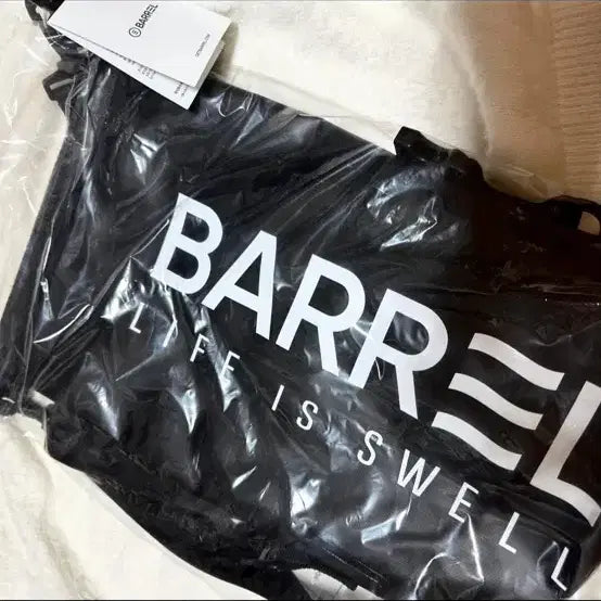[BUNJANG] Barrel Peace Logo Dry Bag 4L Black / 배럴 피스 로고 드라이백 4L 블랙 새제품