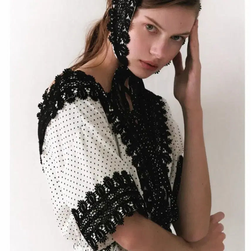 [BUNJANG] Romancic Lace Dot Pattern V-Neck Tiered Dress with Straps / 로맨시크 레이스 도트 패턴 원피스