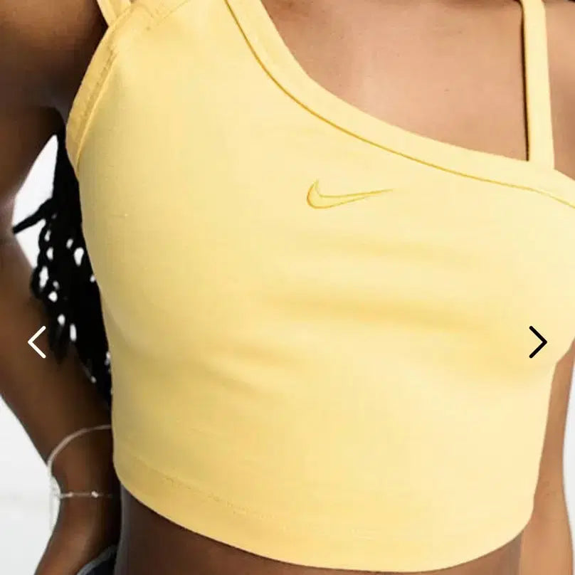 [BUNJANG] Nike Swoosh Modern Asymmetrical Crop Tank Top / 나이키 스우시 모던 언발 크롭탑 나시