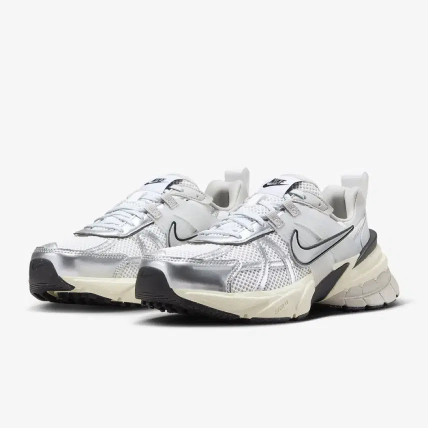 [BUNJANG] Nike Women's V2K Run Summit White Sneakers / [245] 나이키 우먼스 V2K런 서밋화이트 운동화