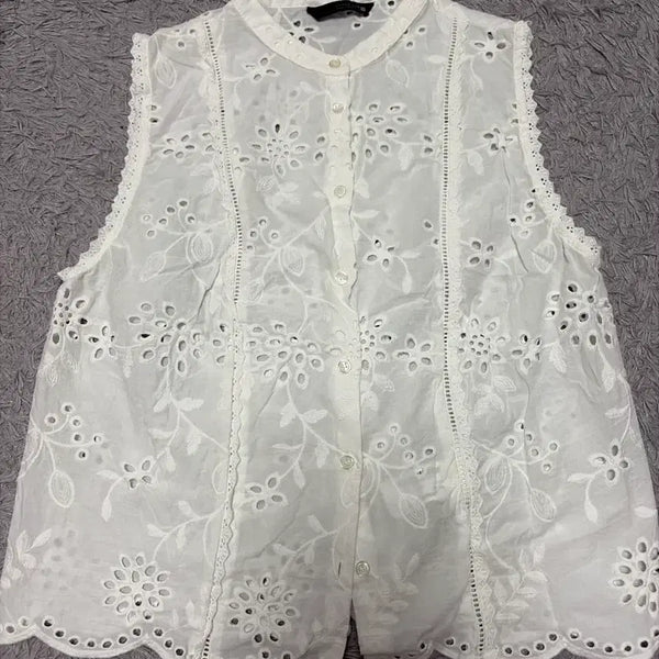 [BUNJANG] Zara Sleeveless Embroidered Shirt S / 자라 민소매 펀칭자수 셔츠 S