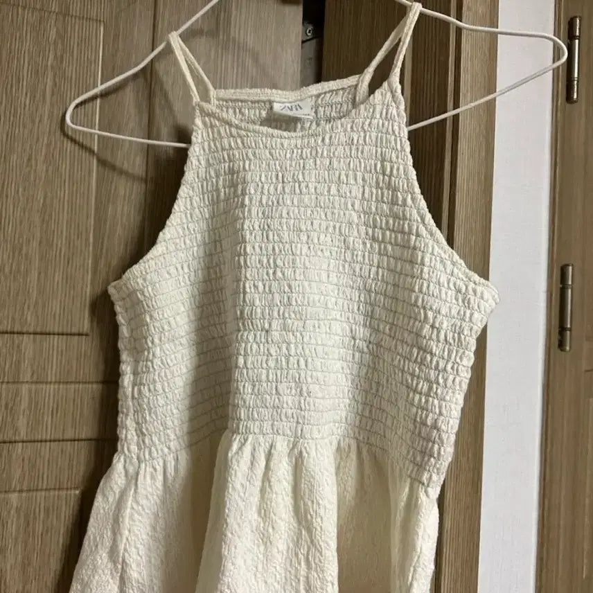 [BUNJANG] Zara White Smocked Detail Camisole Top / 자라 나시