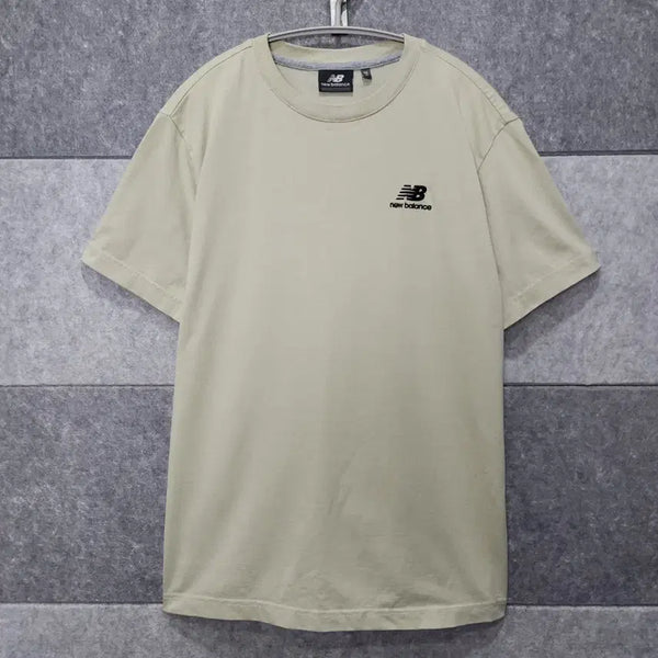 [BUNJANG] New Balance Unisex Small Logo T-Shirt (Size M/95) / 뉴발란스 남녀공용 스몰로고 반팔티 (사이즈 M/95)