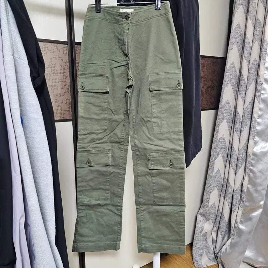 [BUNJANG] Khaki Cargo Pants / 카키색 카고 팬츠