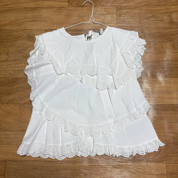 [BUNJANG] Lace Frill Sleeveless Blouse White / 레이스 프릴 민소매 블라우스 화이트