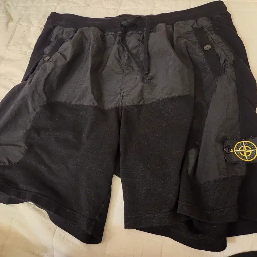 [BUNJANG] Stone Island Black Patchwork Shorts / 스톤아일랜드 블랙 반바지