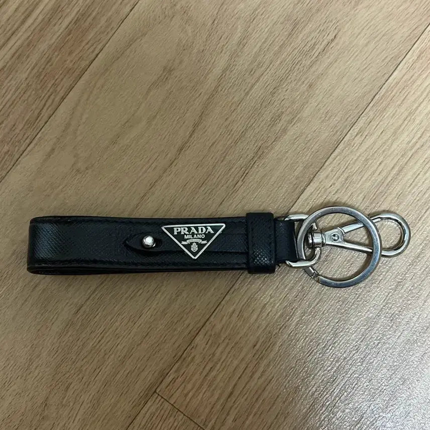 [BUNJANG] Prada Keyring / 프라다 키링