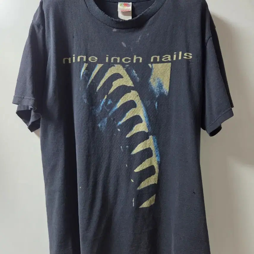 [BUNJANG] Nine Inch Nails Band T-Shirt 2002 / 나인인치네일스 밴드티 2002