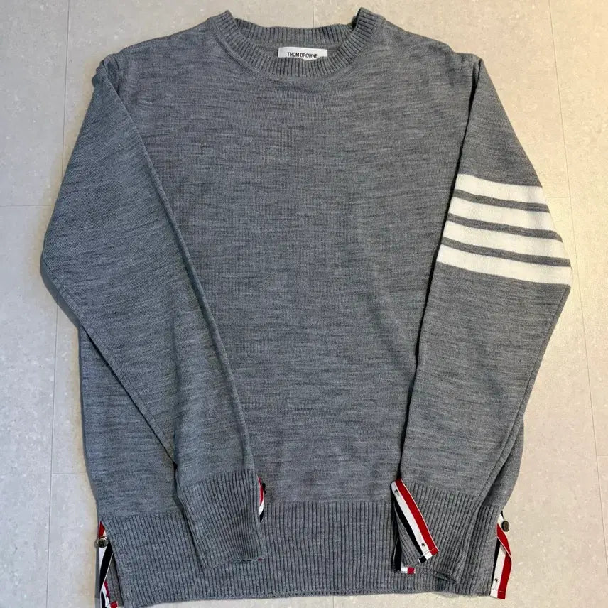 [BUNJANG] Thom Browne Grey Knit with Four-Bar Stripe Detail / 톰브라운 회색 니트 4선 포인트