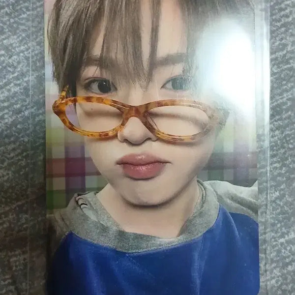 [BUNJANG] NCT WISH YOSHI Photocard Sakurya / 엔시티위시 요이돈 사쿠야 개인반 포카 양도 안경