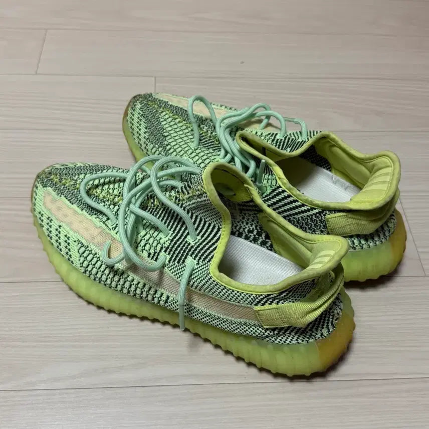 [BUNJANG] Adidas Yeezy Boost 350 V2 Israfil Sneakers / 이지부스트 350 v2 이즈릴 280