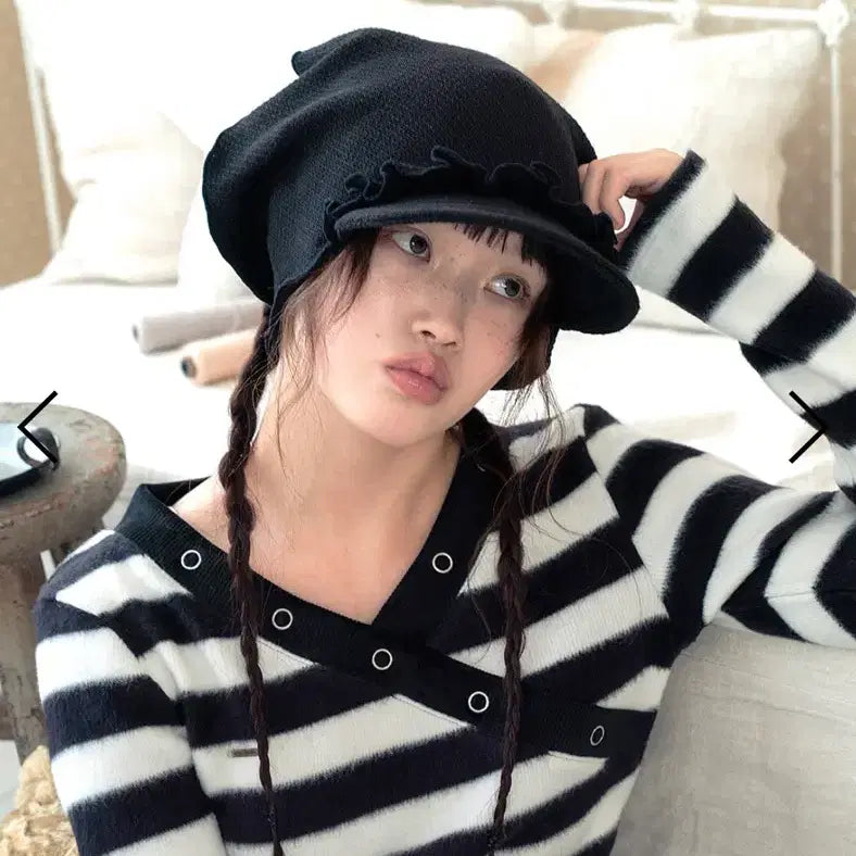 [BUNJANG] Hug Your Skin Frill Winter Visor Cap Black / 허그유어스킨 Frill winter visor cap (Black)