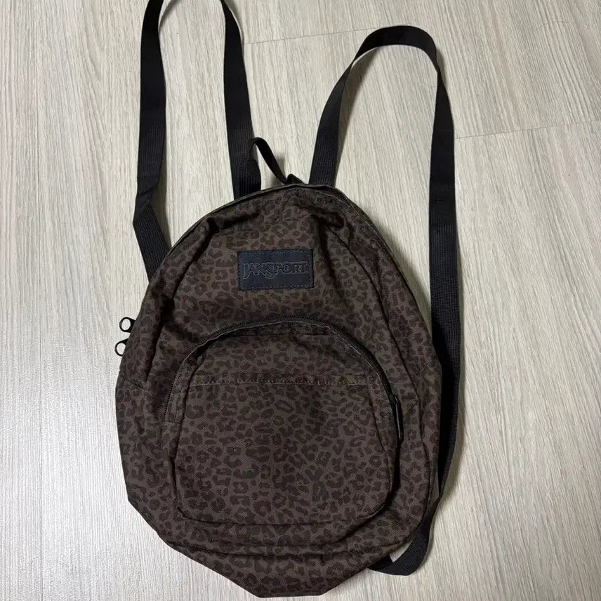 [BUNJANG] JanSport Half Pint Leopard Backpack / 잔스포츠 하프파인트 레오파드