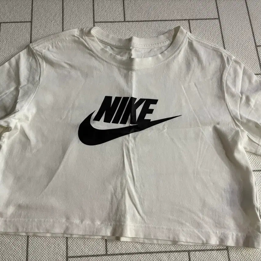 [BUNJANG] Nike Swoosh T-Shirt White / 나이키 스우시 반팔티 화이트