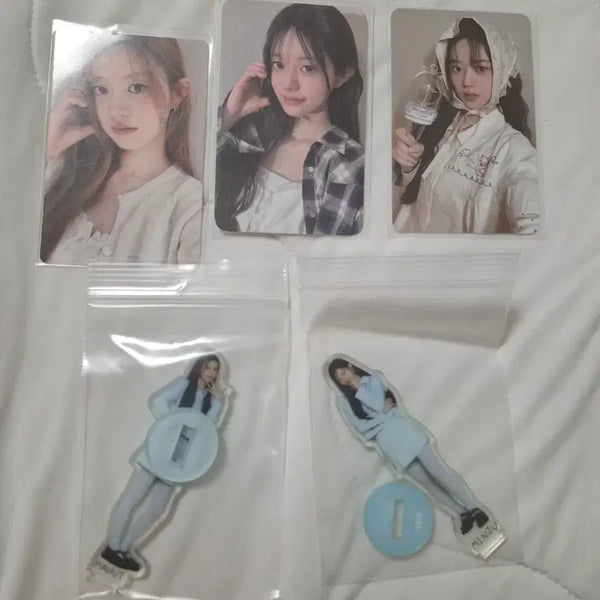 [BUNJANG] ILLIT Minju, Yunah Acrylic Photocard Bundle Set / 아일릿 민주 윤아 아크릴 포카 일괄 판매