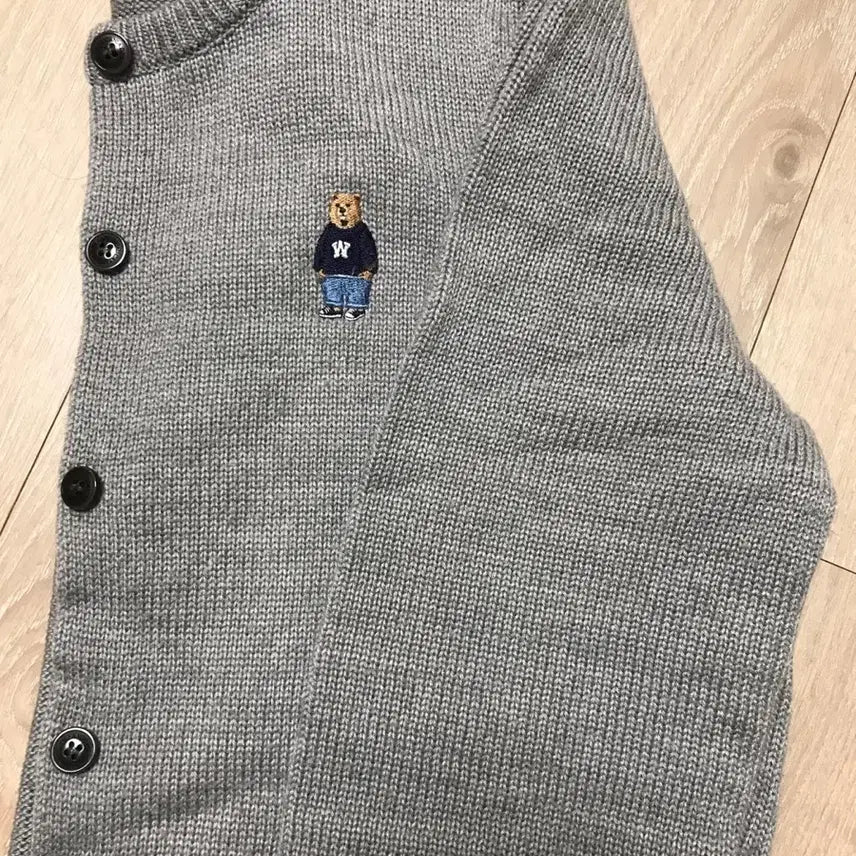 [BUNJANG] WhoAU Gray Bear Embroidered Cardigan / 후아유 가디건