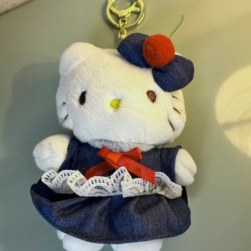 [BUNJANG] Sanrio Hello Kitty Cherry Doll Charm / 새 상품 헬로키티 체리 인형 키링