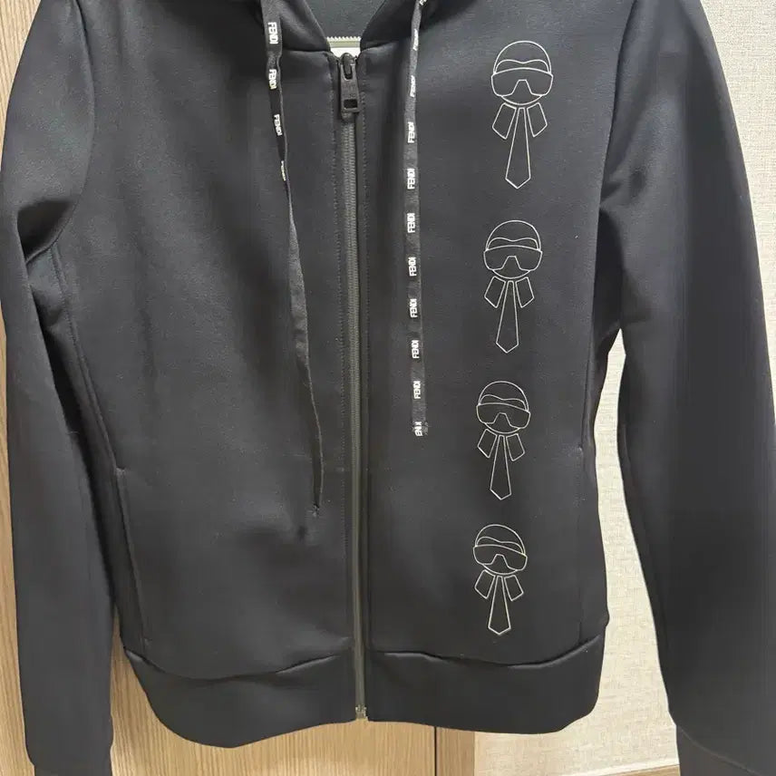 [BUNJANG] Fendi Women's Black Hooded Zip-Up Jacket / 펜디 여성 후드집업