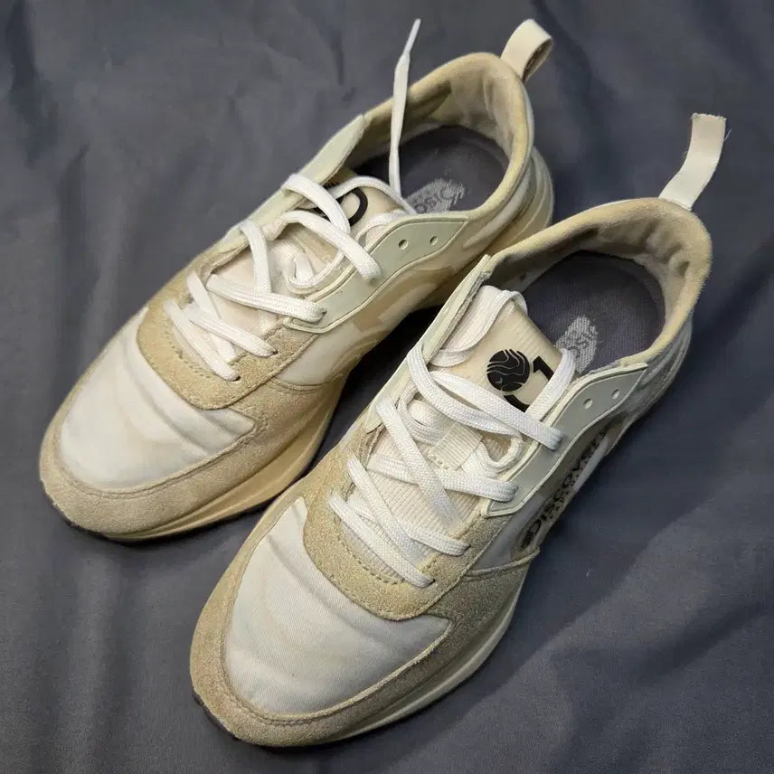 [BUNJANG] Discovery DELUNER Sneakers (Size 240) / 네고가능) 디스커버리 디러너 스니커즈 (240)
