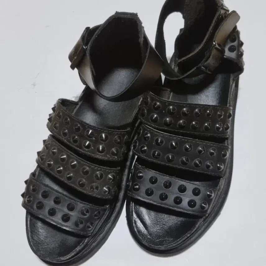 [BUNJANG] Dr. Martens Clarissa Studded Sandals Black UK6 / 닥터마틴 클라리사 스터드 샌들 블랙 UK6  칭찬은고래도춤추게
