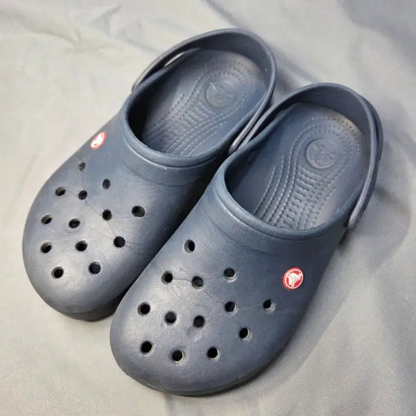 [BUNJANG] Crocs Navy (US 9-9.5) / 네고가능)크록스 네이비(270~275)