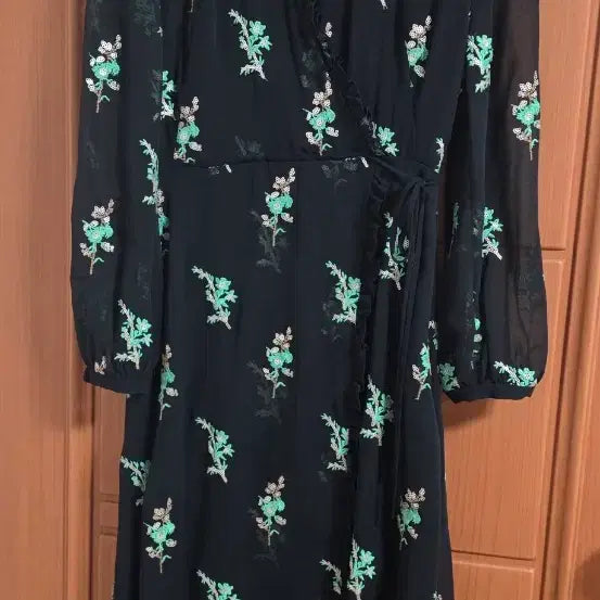[BUNJANG] Sandro Flower Embroidery Wrap Dress / 산드로 플라워 자수 랩원피스