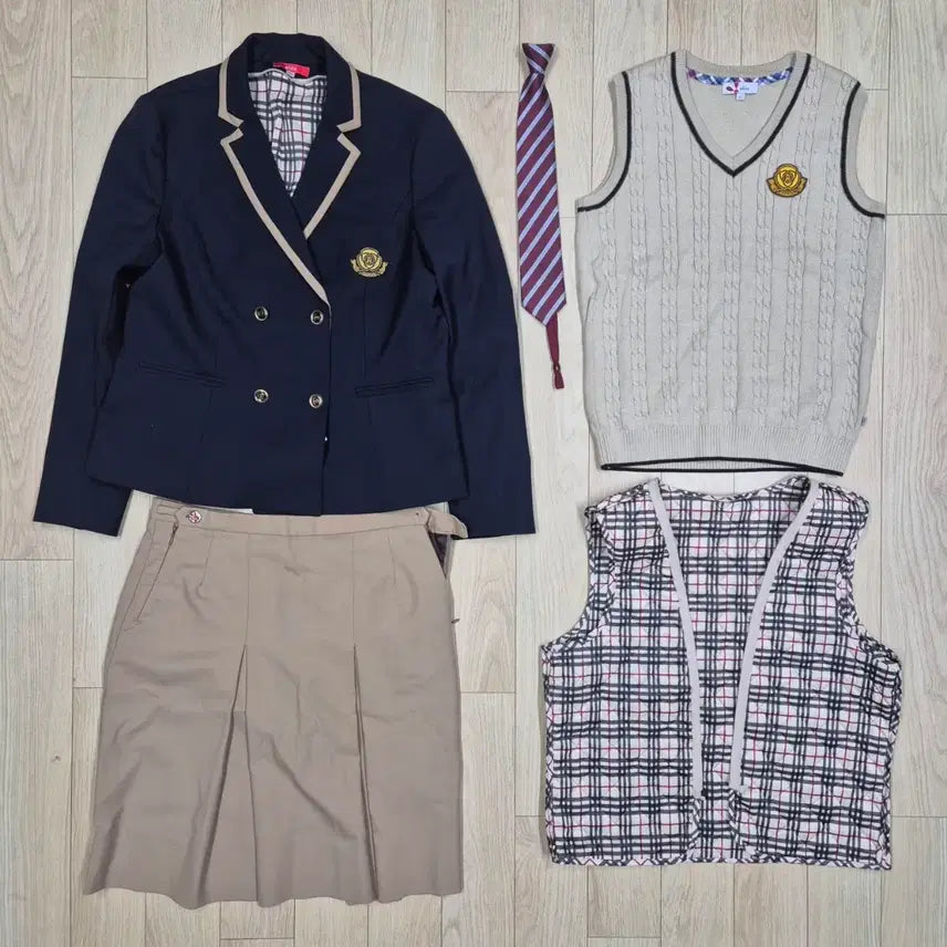 [BUNJANG] Daewon International Middle School Uniform Set (Jacket, Vest, Skirt) - Winter/Spring / 대원국제중학교 여자 교복 동복 춘추복 재킷 조끼 치마 스커트 세트