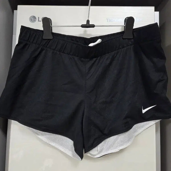 [BUNJANG] Nike Women's Running Shorts - Black, Size M / 나이키 여성 러닝 반바지 M 블랙