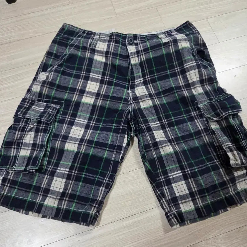 [BUNJANG] Checkered Cargo Shorts / 체크무늬 카고 반바지