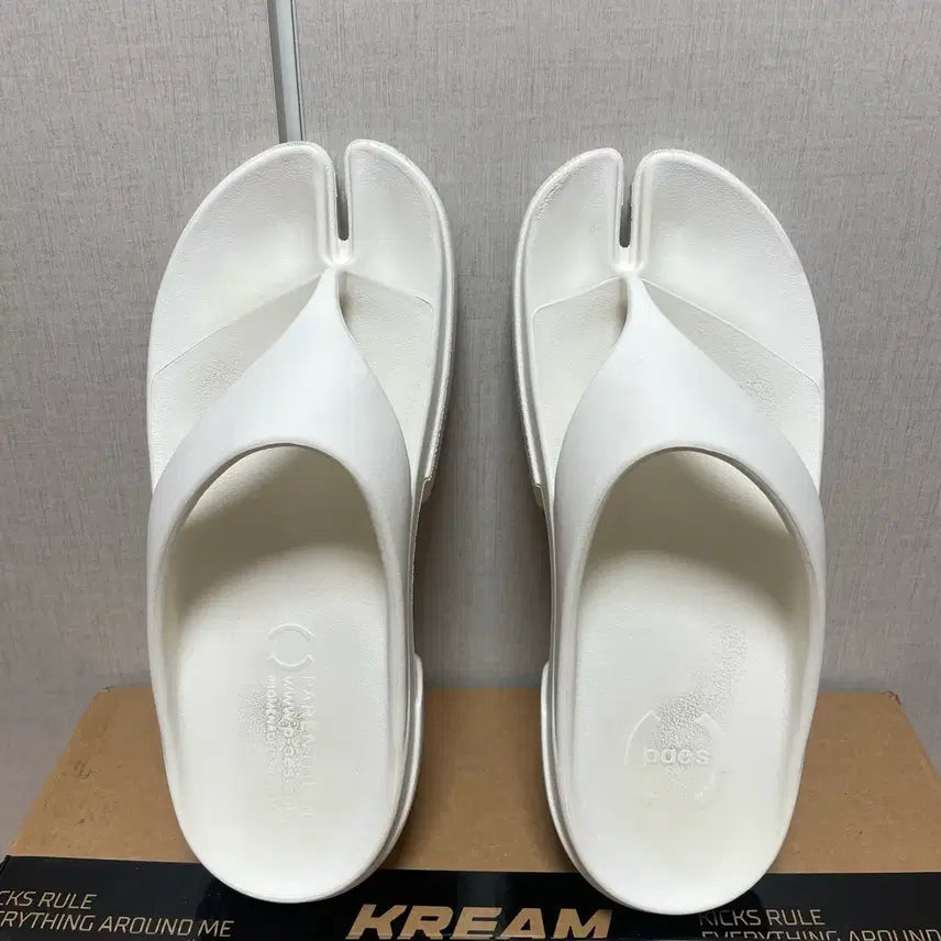 [BUNJANG] Phase Flip Flop White 260 / 페이즈 플립플랍 화이트 260