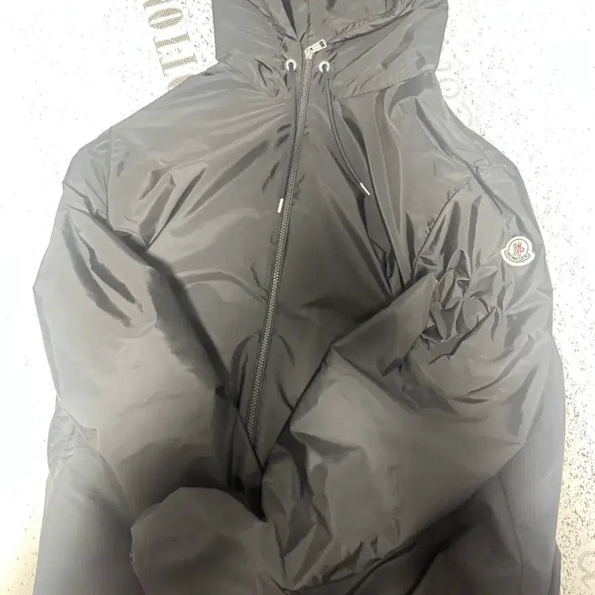 [BUNJANG] Moncler New Windbreaker Jacket Size 6 / [정품] 몽클레어 신형 윈드브레이커 바람막이 자켓 6사이즈 24년식