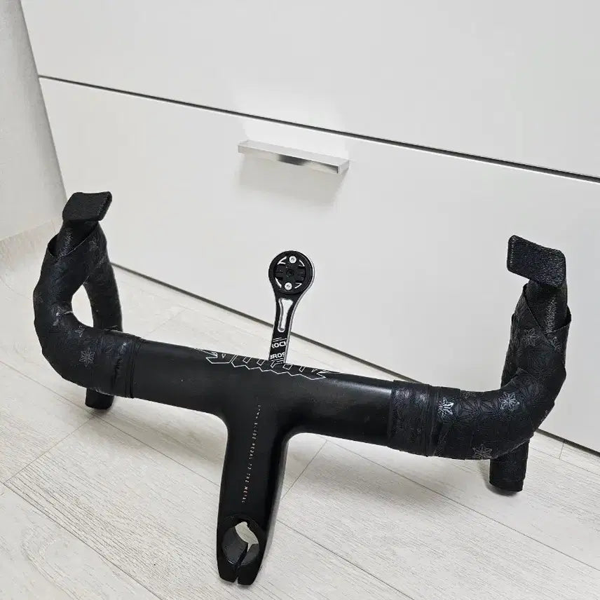 [BUNJANG] ARMA Integrated Carbon Handlebar 380/110 / 아르마 일체형 핸들바