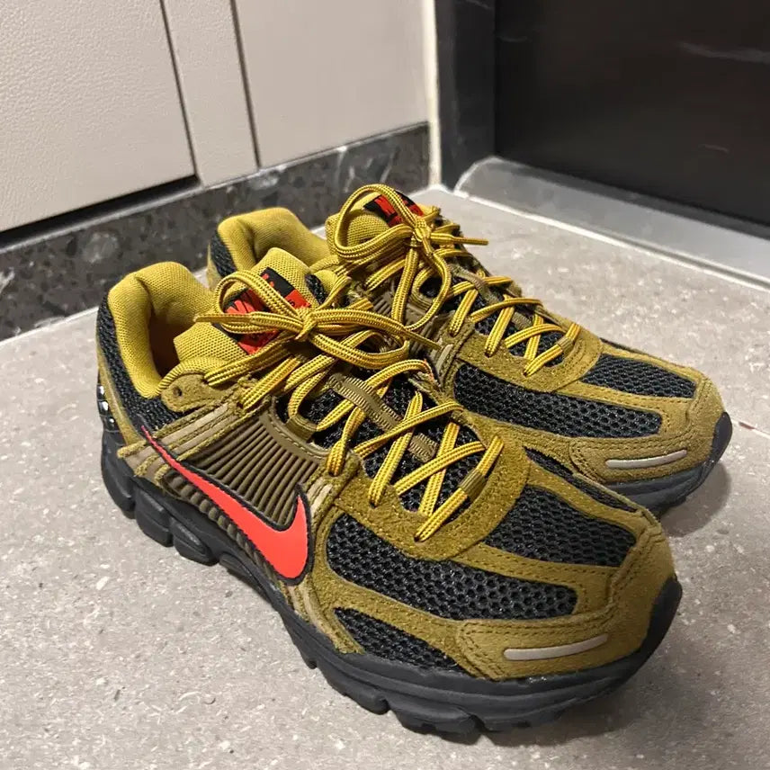 [BUNJANG] Nike Zoom Vomero 5 Olive Black Men's Running Shoes / 나이키 줌보메로 올리브 플랙 블랙 260