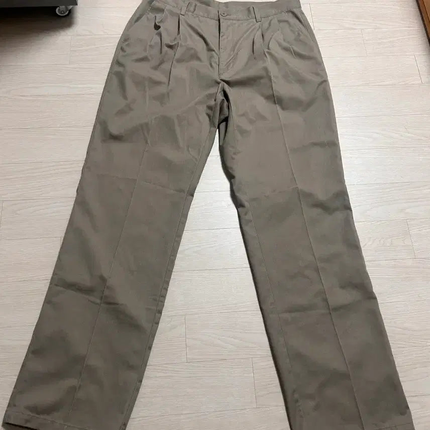 [BUNJANG] Hemings Khaki Single Pleat Chino Pants Size 34 / Hemings 카키 원턱 치노팬츠 면바지 34정도